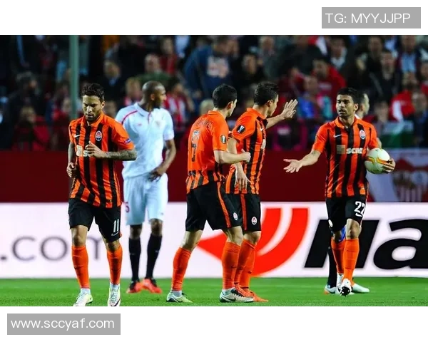 欧联杯激战皇马与里昂战成平局乌龙球引发全场狂欢与转会传闻