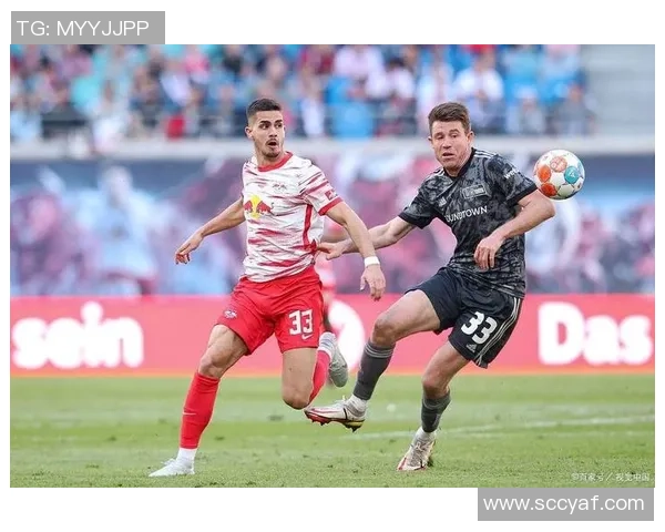 欧冠精彩对决：里昂与莱比锡战成平局引发全场热议